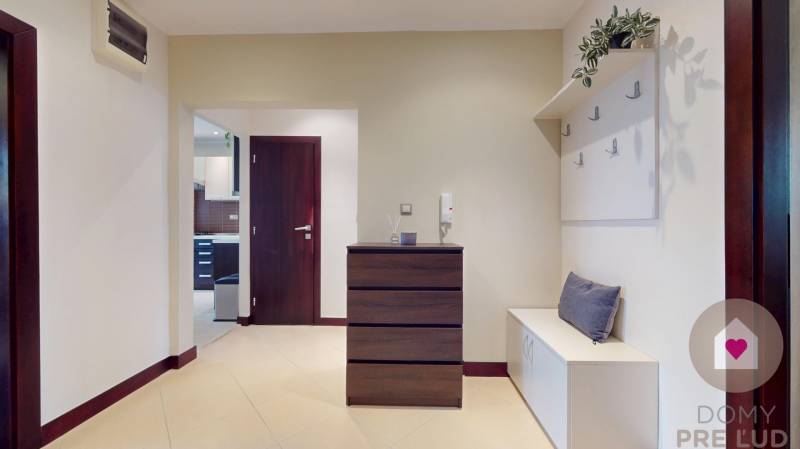 BA/PETRŽALKA-Renovated and furnished 3-room apartment with a balcony