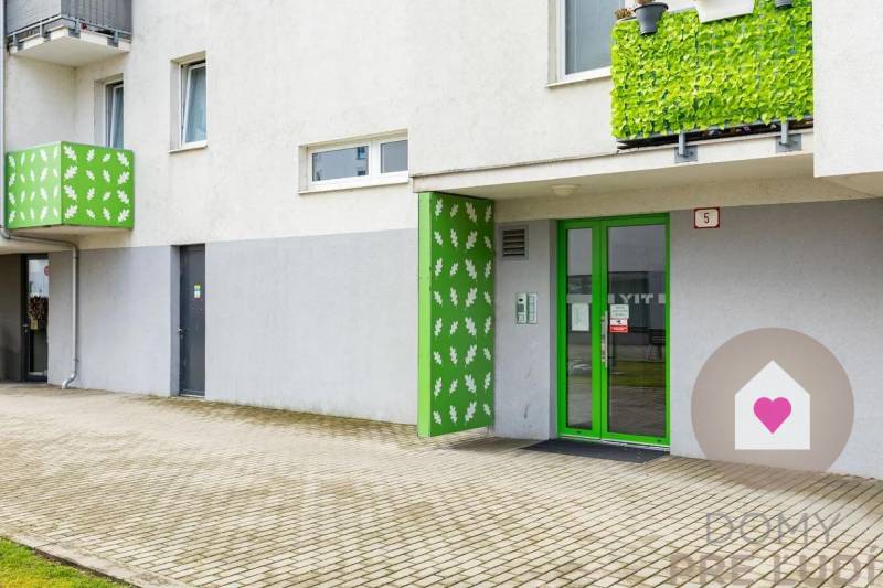 BA/IV-Rent of a furnished 2-room apartment with a balcony and parking 