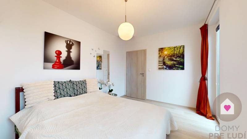 BA/IV-Rent of a furnished 2-room apartment with a balcony and parking 