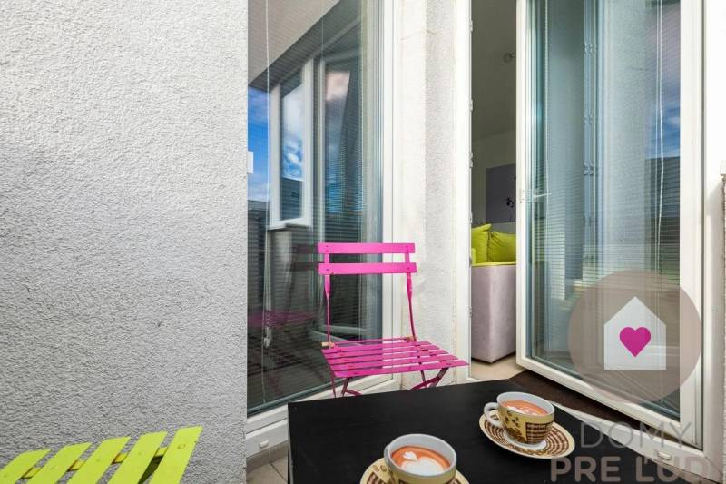 BA/IV-Rent of a furnished 2-room apartment with a balcony and parking 