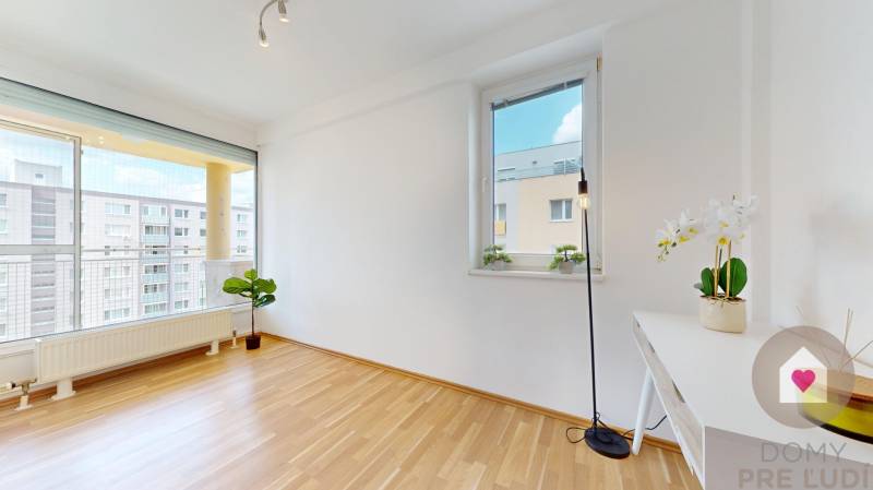 BA/Devínska Nová Ves-Rent of a 1.5-room apartment with a loggia 