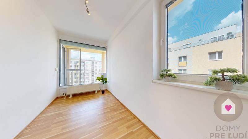 BA/Devínska Nová Ves-Rent of a 1.5-room apartment with a loggia 