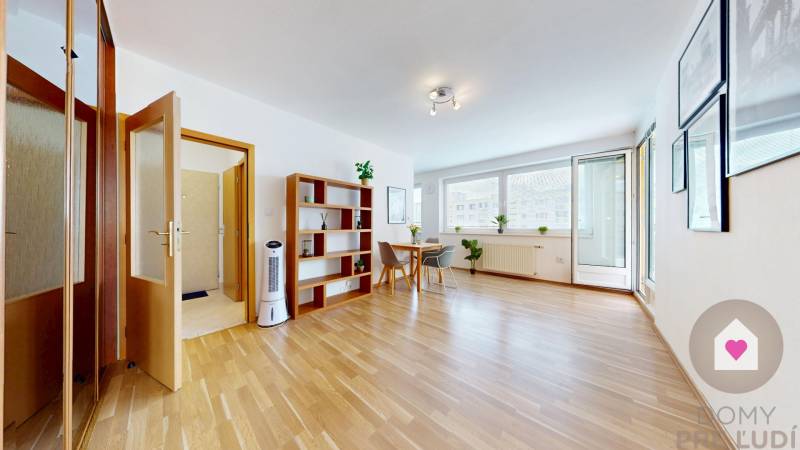 BA/Devínska Nová Ves-Sale of 1.5-room apartment with a loggia 