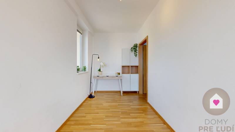 BA/Devínska Nová Ves-Sale of 1.5-room apartment with a loggia 