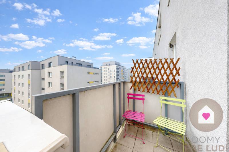 BA/IV-Rent of a furnished 2-room apartment with a balcony and parking 