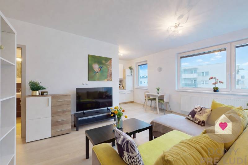 BA/IV-Rent of a furnished 2-room apartment with a balcony and parking 