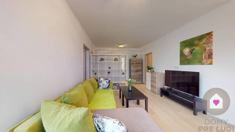 BA/IV-Rent of a furnished 2-room apartment with a balcony and parking 