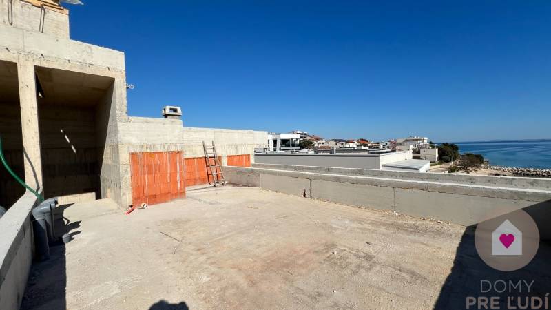 HR/PAG/MANDRE- Sale of luxury apartmentsdirectly on the beach