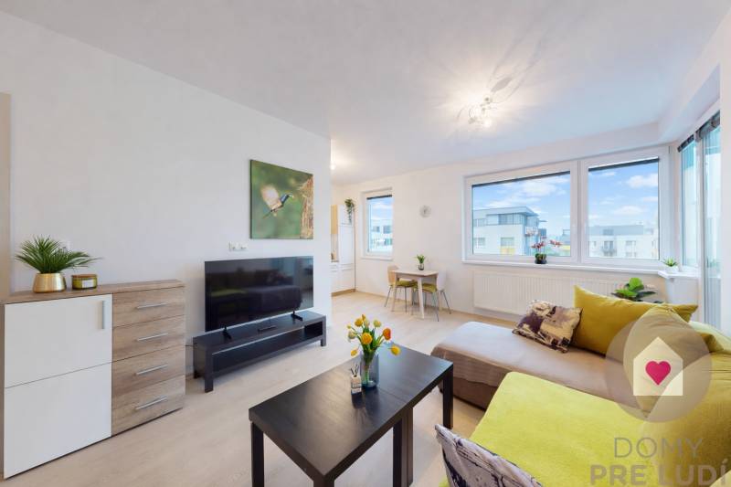 BA/IV-Rent of a furnished 2-room apartment with a balcony and parking 