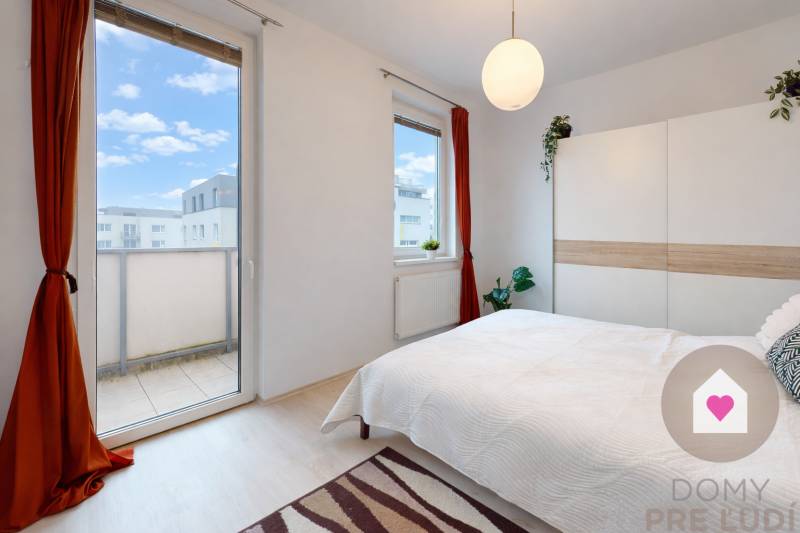 BA/IV-Rent of a furnished 2-room apartment with a balcony and parking 