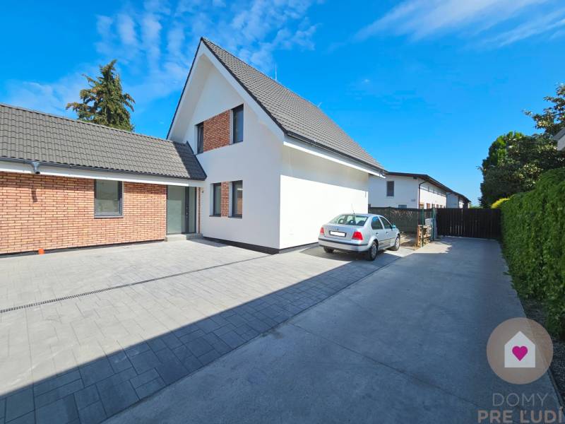 Sale Family house, Family house, Hradská, Bratislava - Vrakuňa, Slovak