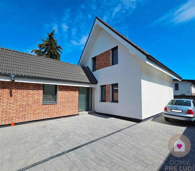 Sale Family house, Family house, Hradská, Bratislava - Vrakuňa, Slovak