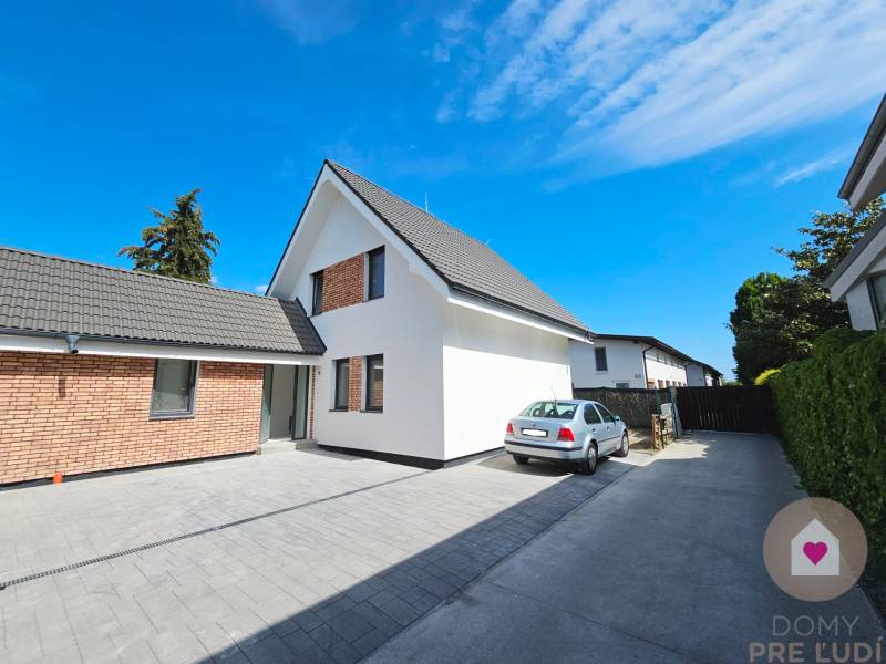 Sale Family house, Family house, Hradská, Bratislava - Vrakuňa, Slovak