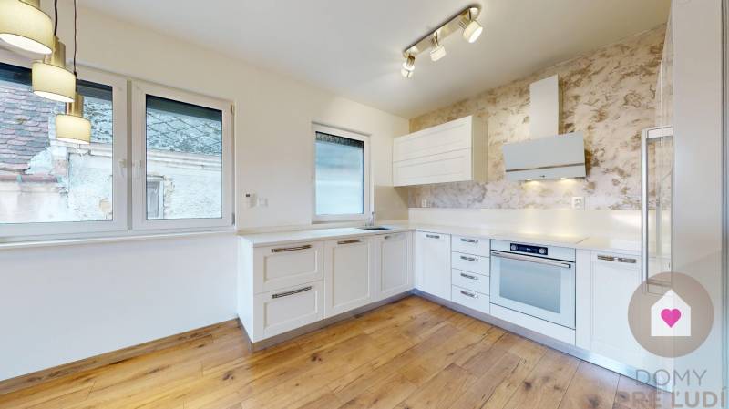 MALÉ LEVÁRE-Sale of 3 modern new-build family houses with heat pump 