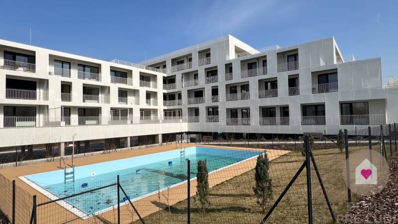 BA IV/AGÁTY-Rent of a modern designer 3-room apartment with terrace