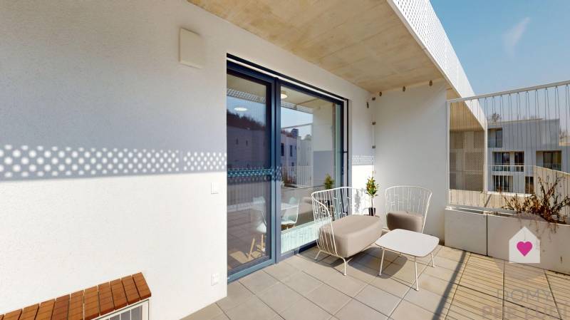 BA IV/AGÁTY-Rent of a modern designer 3-room apartment with terrace