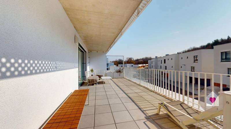 BA IV/AGÁTY-Rent of a modern designer 3-room apartment with terrace