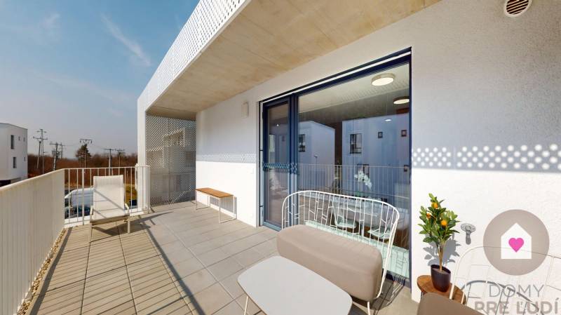 BA IV/AGÁTY-Rent of a modern designer 3-room apartment with terrace