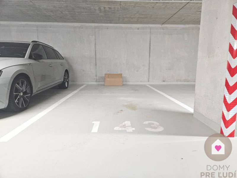 Sale Garage, Garage, Bottova, Bratislava - Staré Mesto, Slovakia