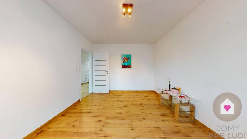 MALÉ LEVÁRE-Sale of 3 modern new-build family houses with heat pump 