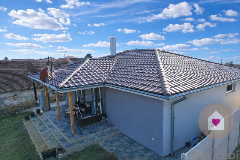 MALÉ LEVÁRE-Sale of 3 modern new-build family houses with heat pump 