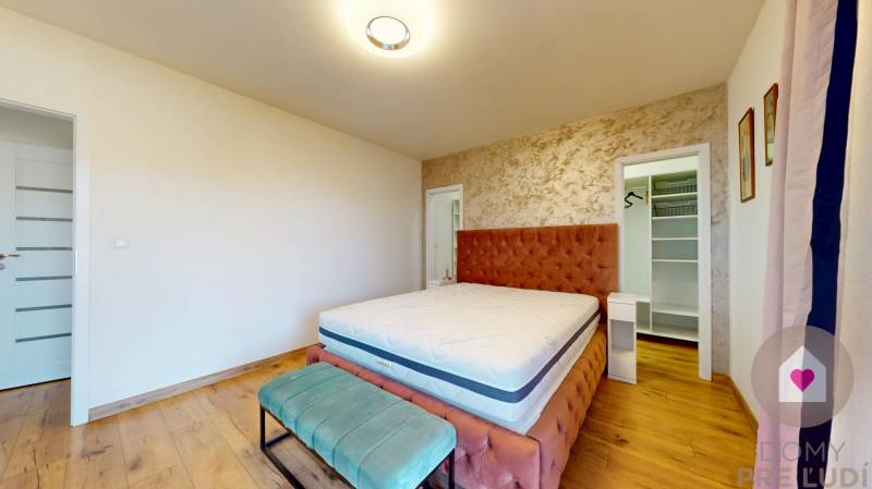 MALÉ LEVÁRE-Sale of 3 modern new-build family houses with heat pump 