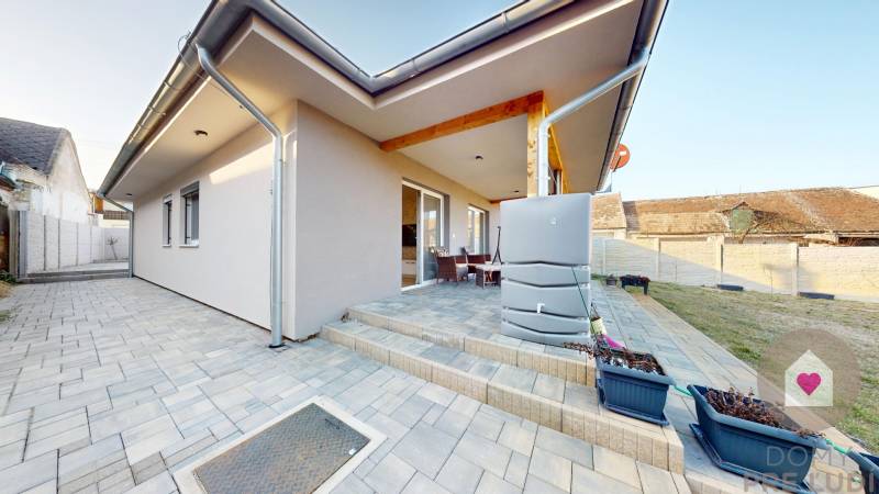 MALÉ LEVÁRE-Sale of 3 modern new-build family houses with heat pump 