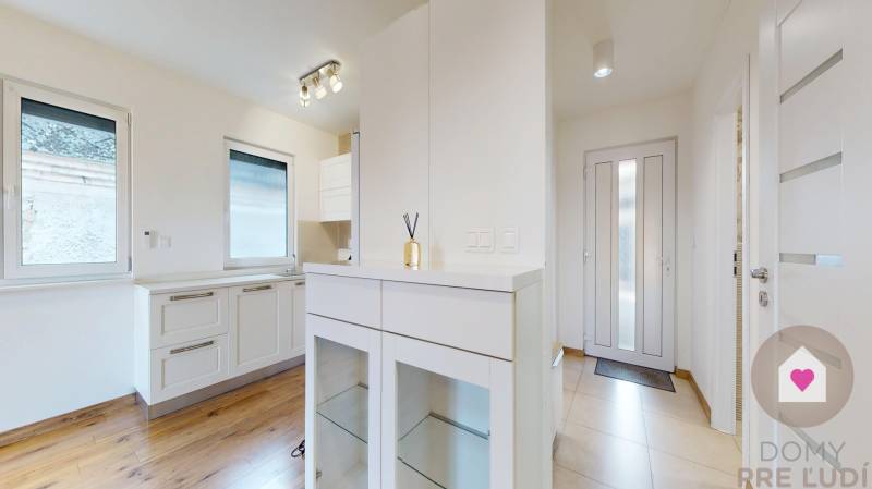 MALÉ LEVÁRE-Sale of 3 modern new-build family houses with heat pump 