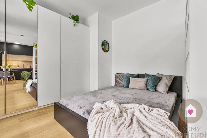 BA IV-Rent a modern furnished 1-room apartment in the new building 