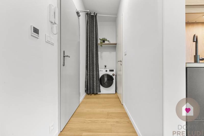 BA IV-Rent a modern furnished 1-room apartment in the new building 