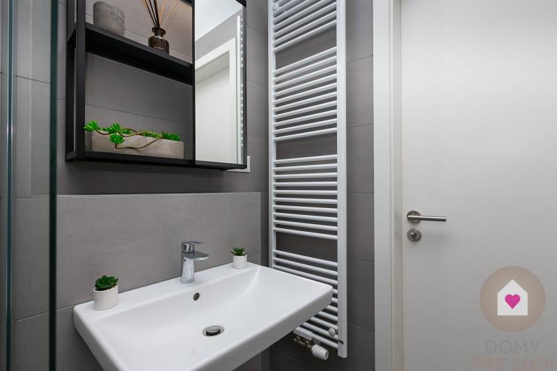 BA IV-Rent a modern furnished 1-room apartment in the new building 