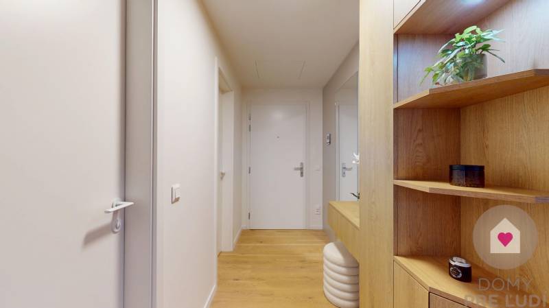 BA I/VYDRICA-Renting a large 1-room apartment with a spacious balcony