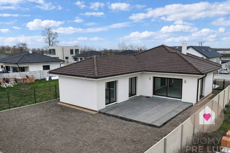 DUNAJSKÁ STREDA-Sale of 4 new family houses with a garage and a land