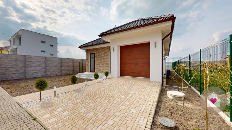 DUNAJSKÁ STREDA-Sale of 4 new family houses with a garage and a land