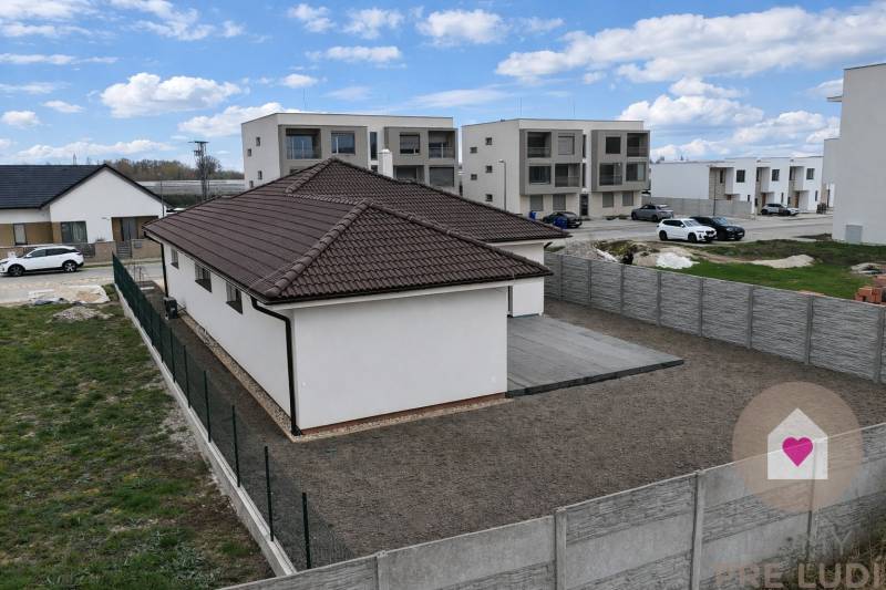 DUNAJSKÁ STREDA-Sale of 4 new family houses with a garage and a land