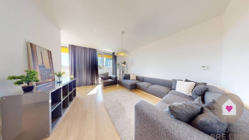 BA/KARLOVA VES-Renting a large 3-room apartment with a terrace+parking