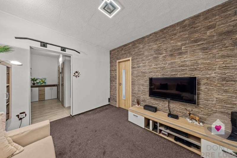 BA/DÚBRAVKA-Sale of 1.5 apartment with separate bedroom and kitchen