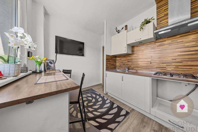 BA/DÚBRAVKA-Sale of 1.5 apartment with separate bedroom and kitchen