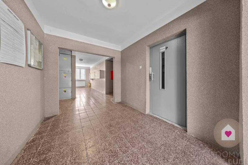 BA/DÚBRAVKA-Sale of 1.5 apartment with separate bedroom and kitchen