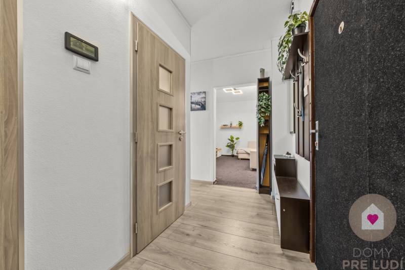 BA/DÚBRAVKA-Sale of 1.5 apartment with separate bedroom and kitchen