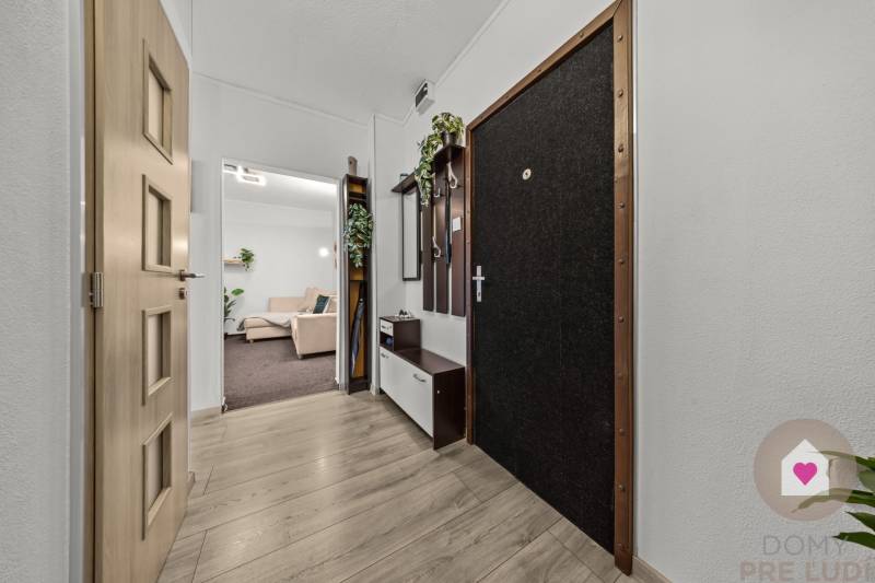 BA/DÚBRAVKA-Sale of 1.5 apartment with separate bedroom and kitchen