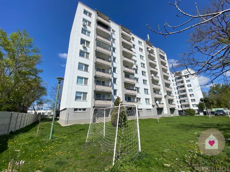 BA/TRNÁVKA-Renovated 3-room apartment for rent with balcony + parking