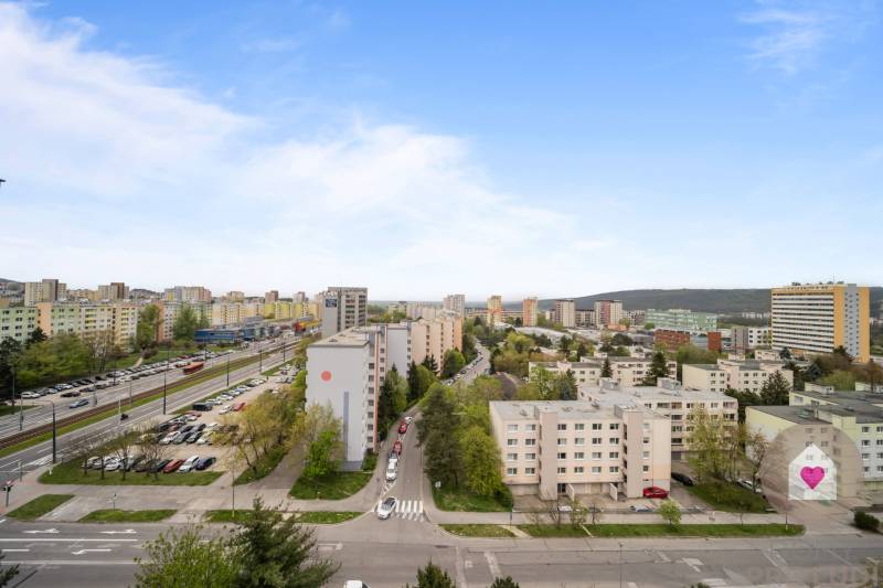 BA/DÚBRAVKA-Sale of a renovated 2-room apartment with a basement 