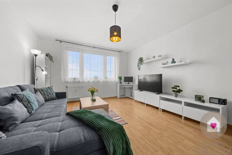 BA/DÚBRAVKA-Sale of a renovated 2-room apartment with a basement 