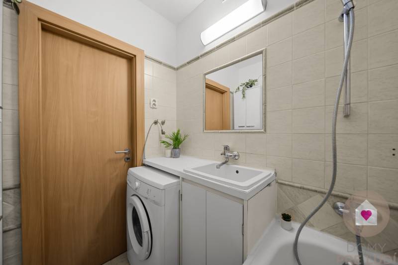 BA/DÚBRAVKA-Sale of a renovated 2-room apartment with a basement 