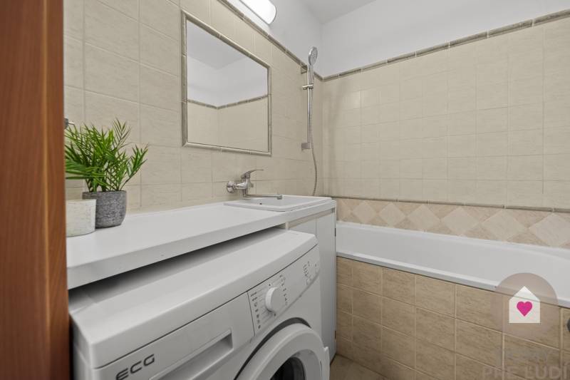 BA/DÚBRAVKA-Sale of a renovated 2-room apartment with a basement 