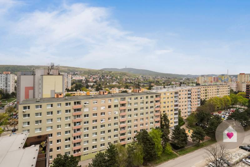 BA/DÚBRAVKA-Sale of a renovated 2-room apartment with a basement 