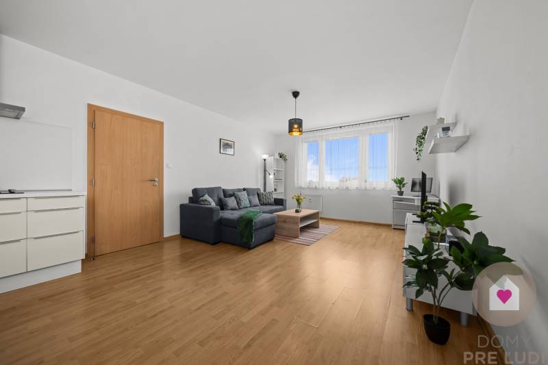 BA/DÚBRAVKA-Sale of a renovated 2-room apartment with a basement 