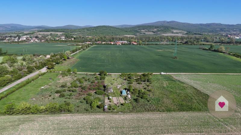 RECREATIONAL LAND IN VINOSADY – 1162 m² – INVESTMENT OPPORTUNITY