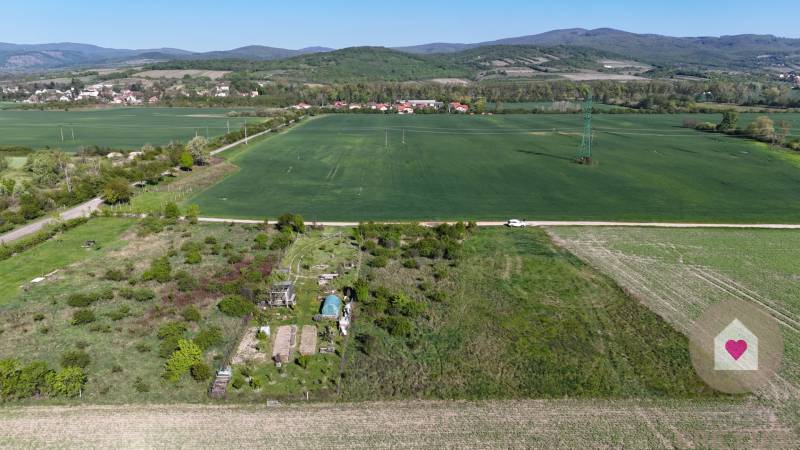 RECREATIONAL LAND IN VINOSADY – 1162 m² – INVESTMENT OPPORTUNITY